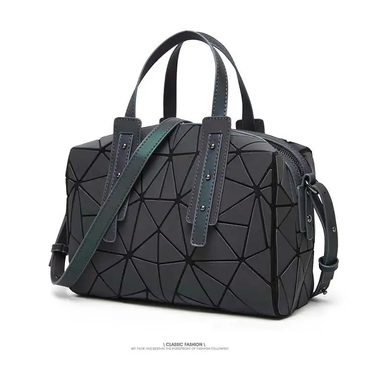 Bolsa feminina Boston, bolsas femininas com lantejoulas a laser, bolsa geométrica luminosa, bolsa transversal para usar no ombro, modelo 2024.
bolsa feminina Boston Handbags for girls women Laser sequins Luminous geometric bag over shoulder crossbody bags for women 2024 - Imagem 15