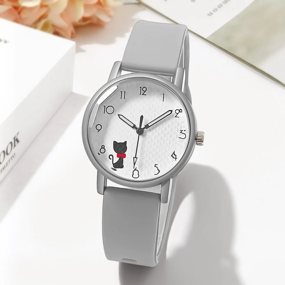 Relógio feminino de quartzo com mostrador de gatinho fofo e pulseira de silicone, ideal para esportes e para presente de aniversário.
Cute Girl Quartz Watch Lovely Cat Dial Silicone Strap Women Wristwatches Sport Ladies Watches Relógio Feminino Birthday Gift - Imagem 24