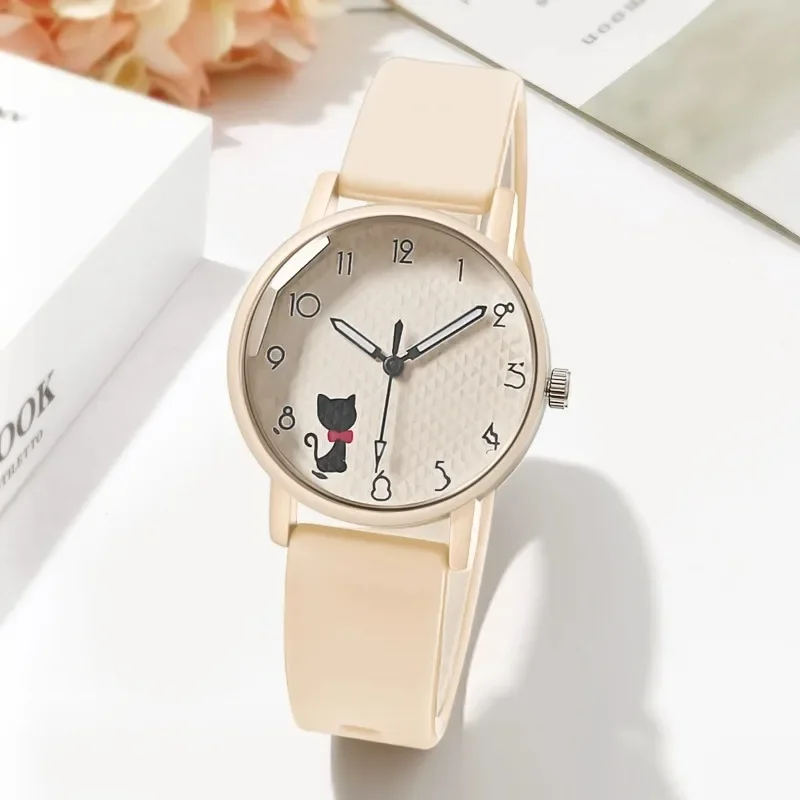 Relógio feminino de quartzo com mostrador de gatinho fofo e pulseira de silicone, ideal para esportes e para presente de aniversário.
Cute Girl Quartz Watch Lovely Cat Dial Silicone Strap Women Wristwatches Sport Ladies Watches Relógio Feminino Birthday Gift - Imagem 3