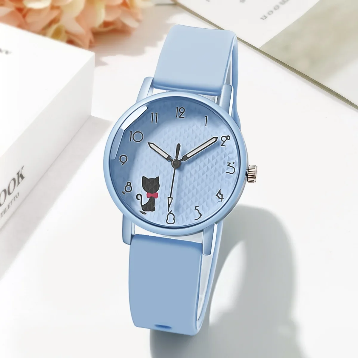 Relógio feminino de quartzo com mostrador de gatinho fofo e pulseira de silicone, ideal para esportes e para presente de aniversário.
Cute Girl Quartz Watch Lovely Cat Dial Silicone Strap Women Wristwatches Sport Ladies Watches Relógio Feminino Birthday Gift - Imagem 18