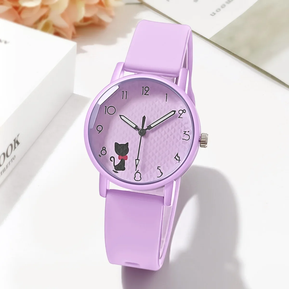 Relógio feminino de quartzo com mostrador de gatinho fofo e pulseira de silicone, ideal para esportes e para presente de aniversário.
Cute Girl Quartz Watch Lovely Cat Dial Silicone Strap Women Wristwatches Sport Ladies Watches Relógio Feminino Birthday Gift - Imagem 17