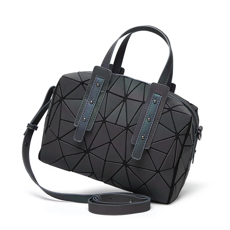 Bolsa feminina Boston, bolsas femininas com lantejoulas a laser, bolsa geométrica luminosa, bolsa transversal para usar no ombro, modelo 2024.
bolsa feminina Boston Handbags for girls women Laser sequins Luminous geometric bag over shoulder crossbody bags for women 2024 - Imagem 4