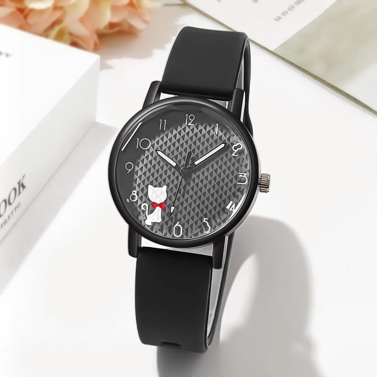 Relógio feminino de quartzo com mostrador de gatinho fofo e pulseira de silicone, ideal para esportes e para presente de aniversário.
Cute Girl Quartz Watch Lovely Cat Dial Silicone Strap Women Wristwatches Sport Ladies Watches Relógio Feminino Birthday Gift - Imagem 26