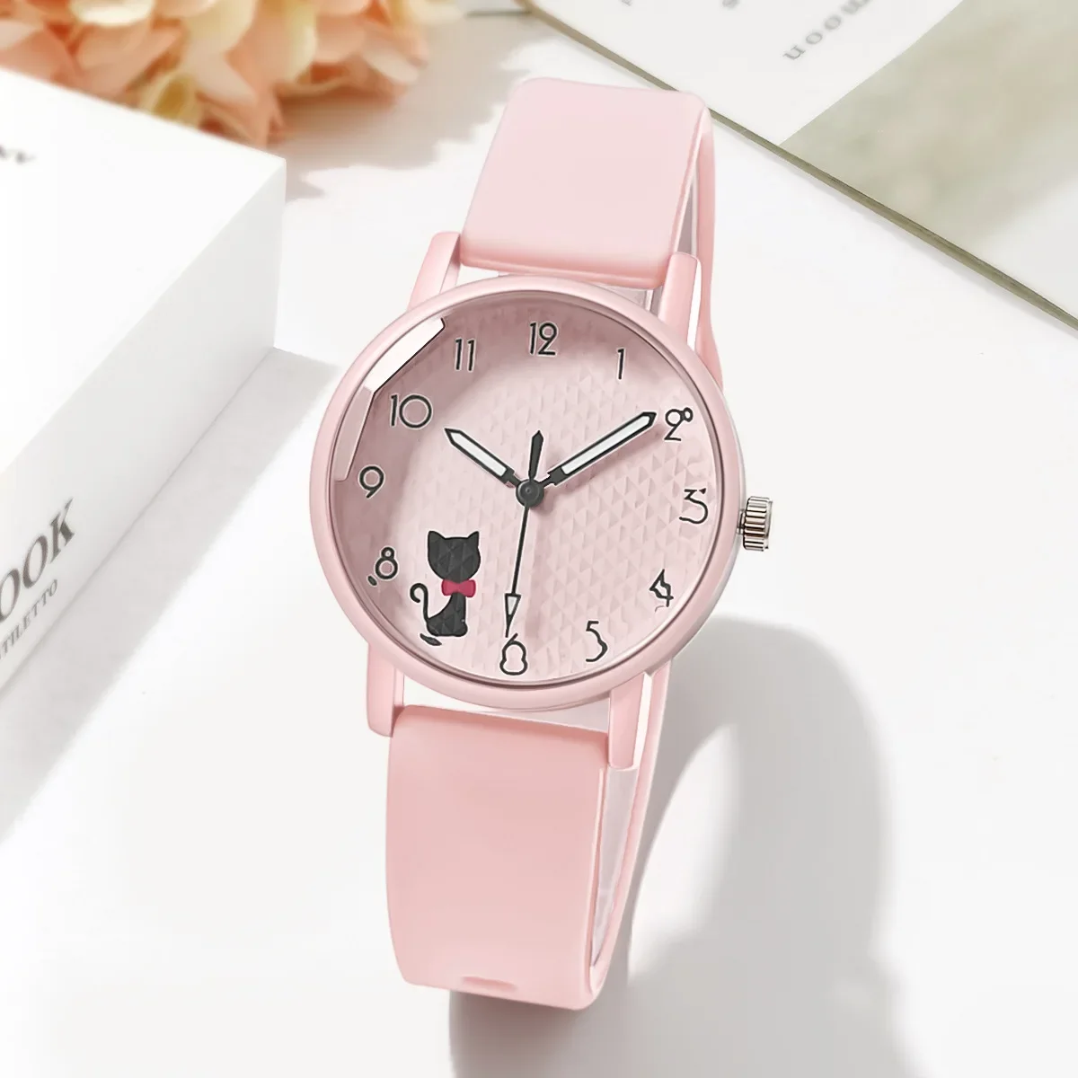 Relógio feminino de quartzo com mostrador de gatinho fofo e pulseira de silicone, ideal para esportes e para presente de aniversário.
Cute Girl Quartz Watch Lovely Cat Dial Silicone Strap Women Wristwatches Sport Ladies Watches Relógio Feminino Birthday Gift - Imagem 20