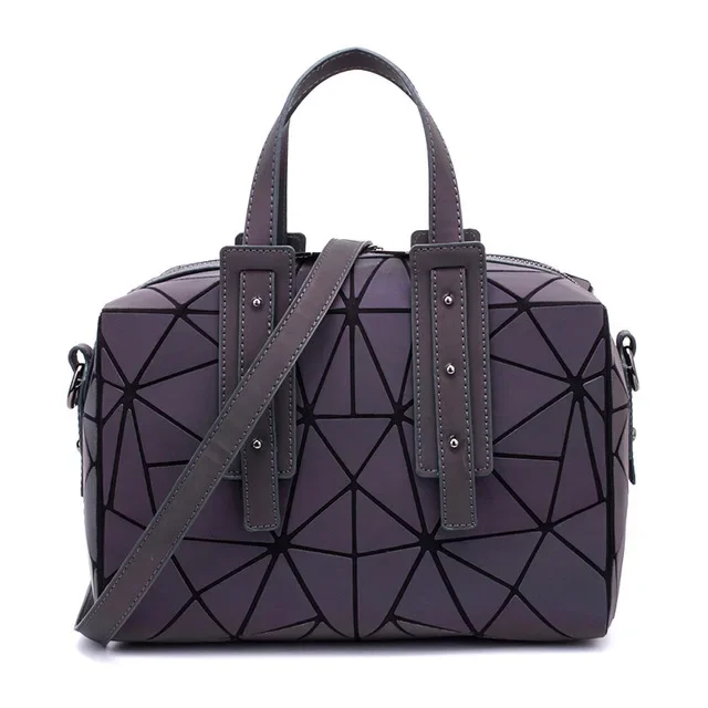 Bolsa feminina Boston, bolsas femininas com lantejoulas a laser, bolsa geométrica luminosa, bolsa transversal para usar no ombro, modelo 2024.
bolsa feminina Boston Handbags for girls women Laser sequins Luminous geometric bag over shoulder crossbody bags for women 2024 - Imagem 7