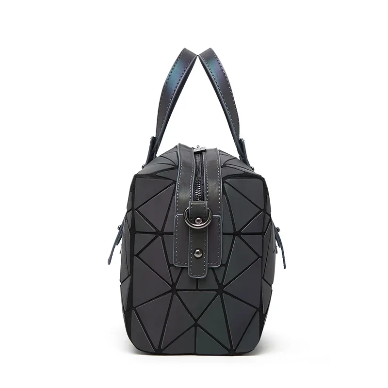 Bolsa feminina Boston, bolsas femininas com lantejoulas a laser, bolsa geométrica luminosa, bolsa transversal para usar no ombro, modelo 2024.
bolsa feminina Boston Handbags for girls women Laser sequins Luminous geometric bag over shoulder crossbody bags for women 2024 - Imagem 6