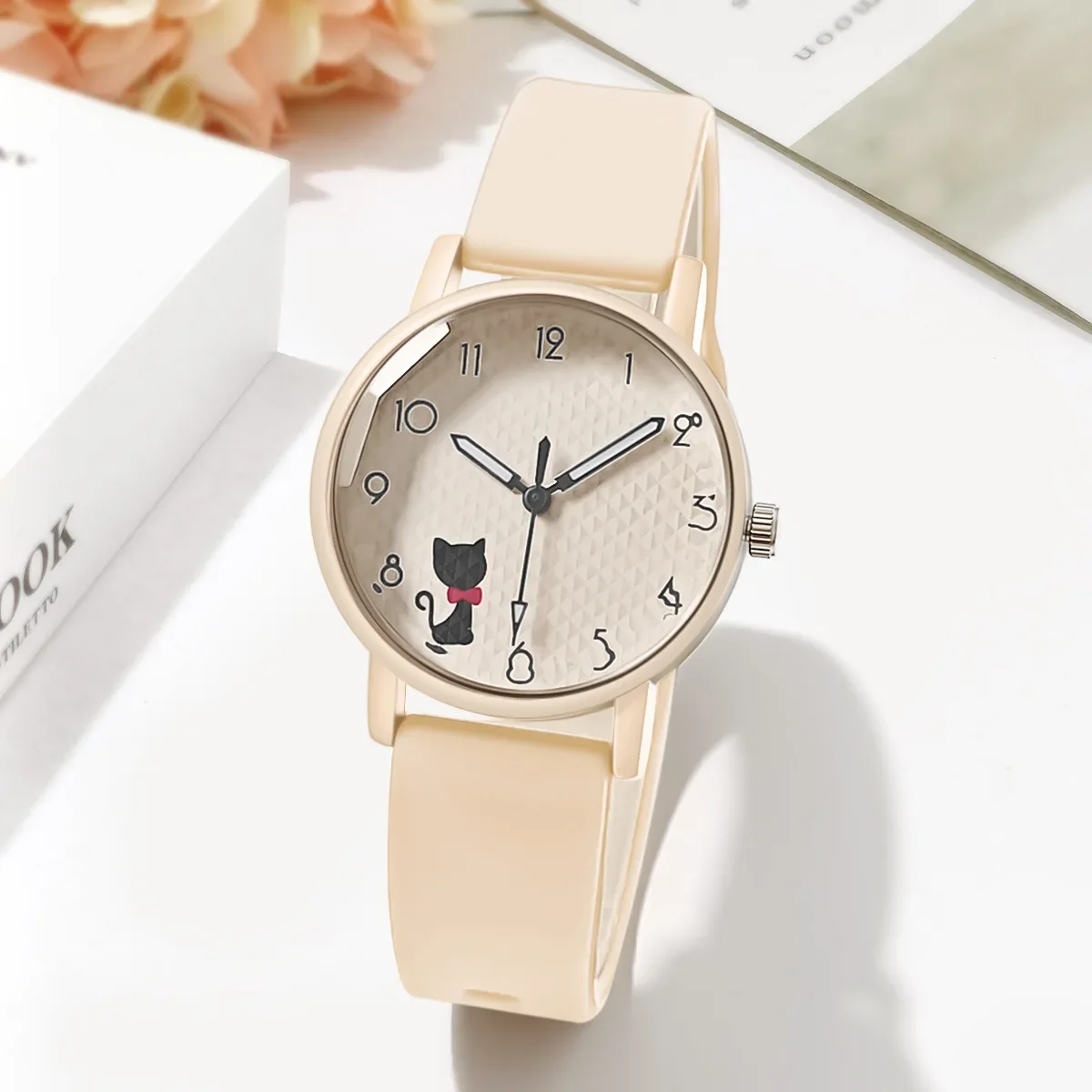 Relógio feminino de quartzo com mostrador de gatinho fofo e pulseira de silicone, ideal para esportes e para presente de aniversário.
Cute Girl Quartz Watch Lovely Cat Dial Silicone Strap Women Wristwatches Sport Ladies Watches Relógio Feminino Birthday Gift - Imagem 19